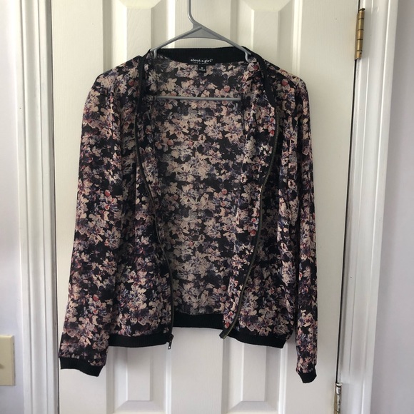 Stylish Jacket - Picture 2 of 5